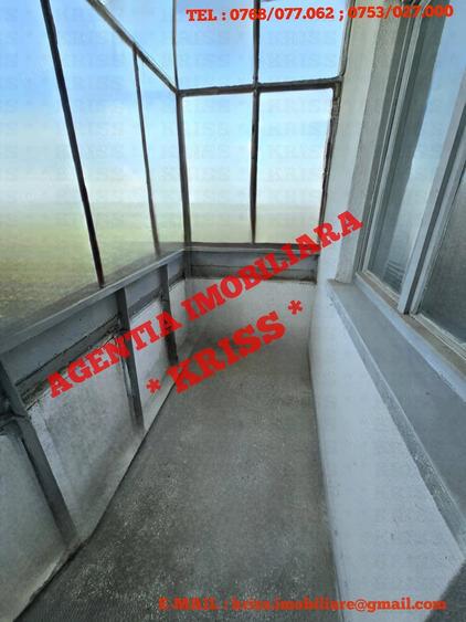 Apartament cu 3 camere decomandat în Craiovei