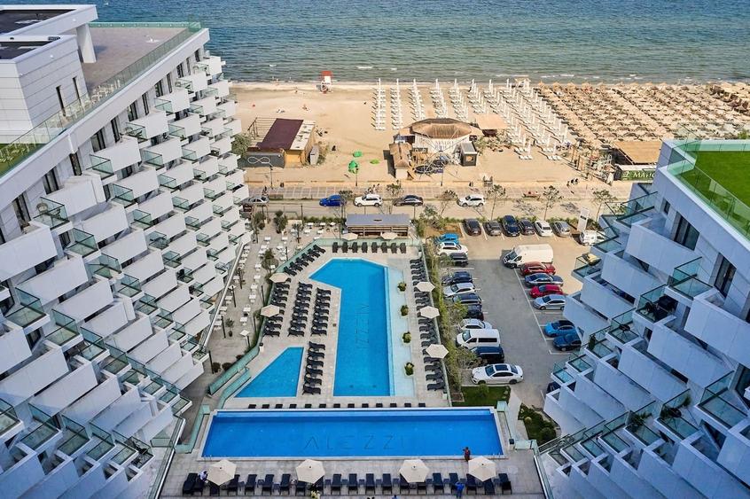 Apartament cu 3 camere decomandat în Mamaia-Sat