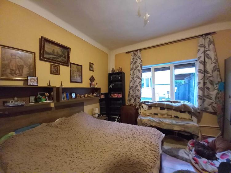 Casă cu 4 camere în Central