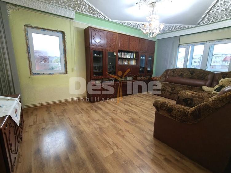 Apartament cu 4 camere decomandat în Lunca Cetățuii