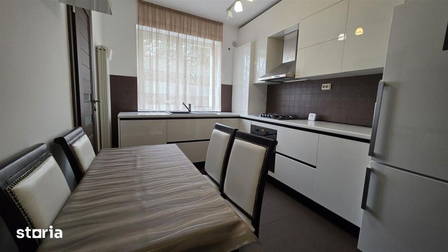 Apartament cu 3 camere decomandat, mobilat în Plopilor