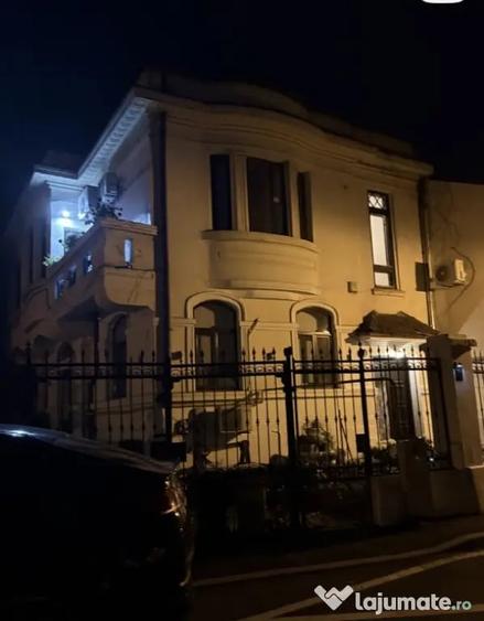 Apartament cu 4 camere decomandat în Unirii