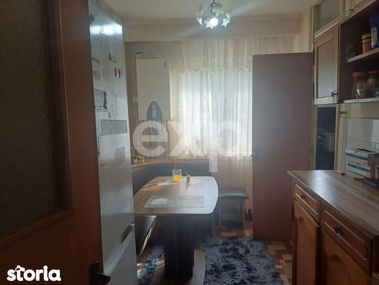 Apartament cu 2 camere decomandat, mobilat în Negru Vodă