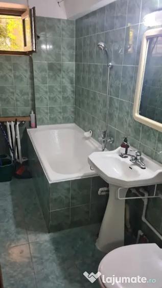 Garsonieră decomandată în Central