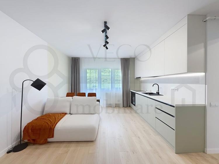 Apartament cu 2 camere semidecomandat, mobilat în Florești