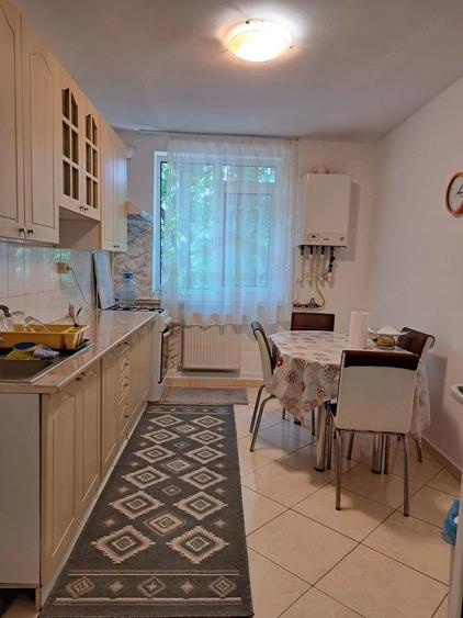 Apartament cu 2 camere semidecomandat în Micro 19