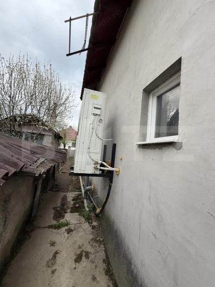 Casă cu 4 camere cu Teren 1200 Mp în Lupoaia