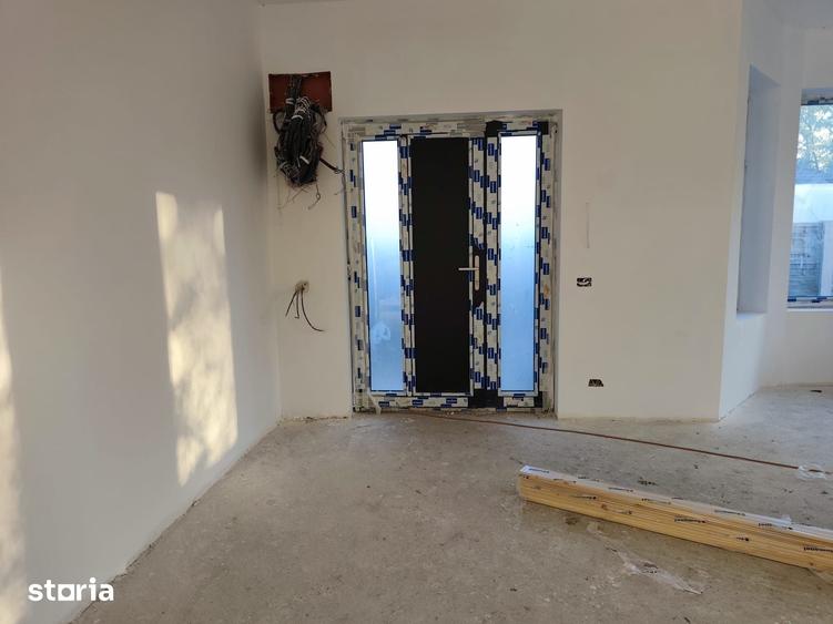 Casă cu 3 camere cu Teren 478 Mp în Tărtășești
