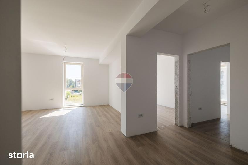 Apartament cu 3 camere decomandat în Tractorul