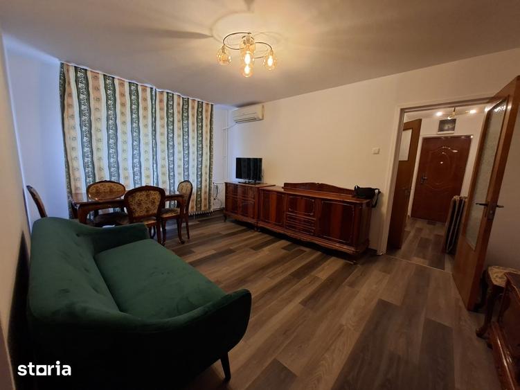 Apartament cu 3 camere semidecomandat în Drumul Taberei