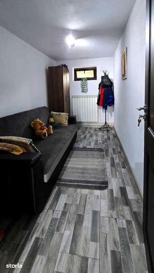 Casă cu 3 camere cu Teren 796 Mp în Vâlcea