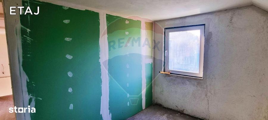 Casă cu 4 camere cu Teren 2250 Mp în Ultracentral