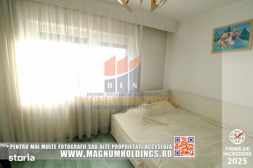Apartament cu 3 camere semidecomandat, mobilat în Prundu