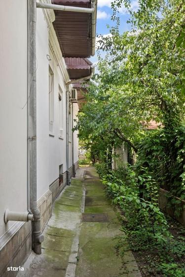 Casă cu 4 camere în Dorobanți