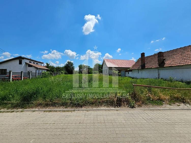 Teren Construcții intravilan de 950 mp, în Partoș