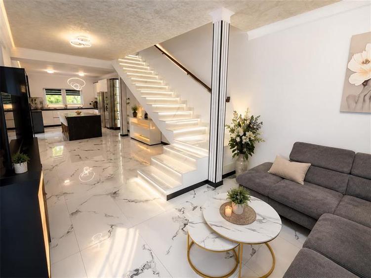 Duplex cu 4 camere cu Teren 198 Mp în Livezeni