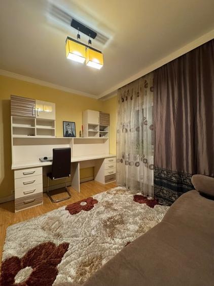 Apartament cu 4 camere decomandat, mobilat în Eroii Revoluției