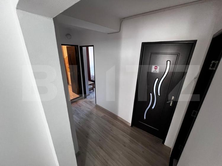 Apartament cu 3 camere semidecomandat, mobilat în Codlea