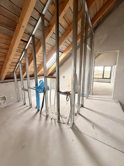 Duplex cu 4 camere cu Canalizare în Dumbrăvița