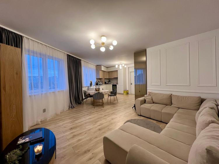 Apartament cu 3 camere semidecomandat, mobilat în Florești