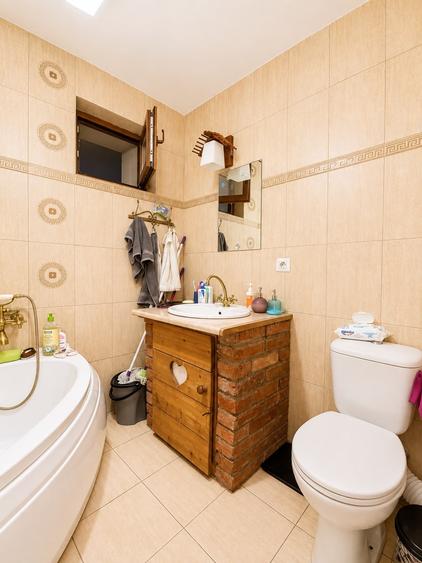 Casă individuală cu 5 camere cu Piscina în Bucureștii Noi