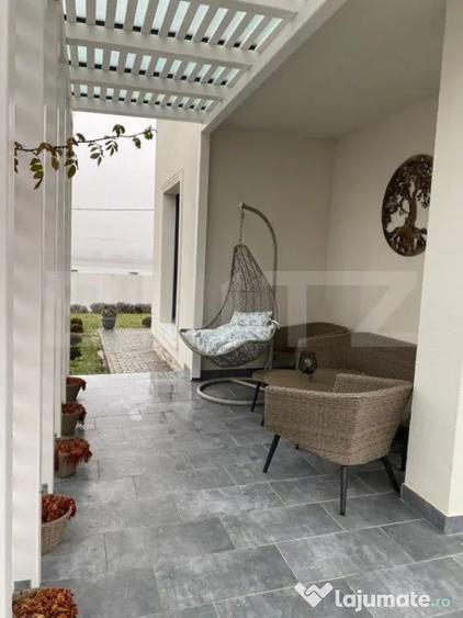 Casă cu 7 camere cu Teren 3500 Mp în Mociu