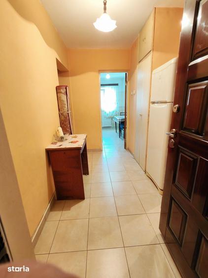 Apartament cu 2 camere decomandat în Titan