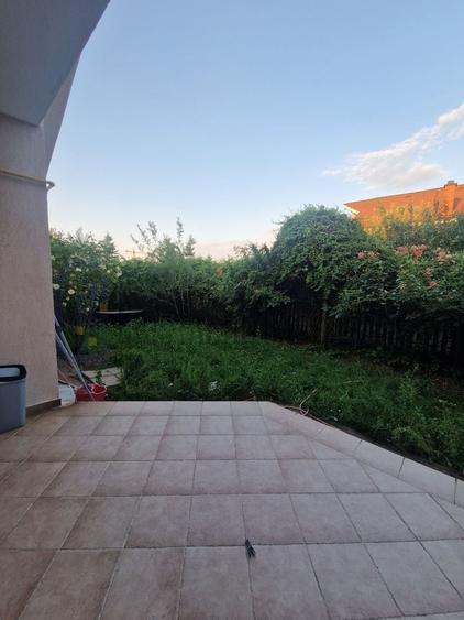 Casă individuală cu 5 camere cu Canalizare în Central