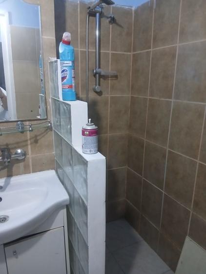 Apartament cu 3 camere semidecomandat în Vest