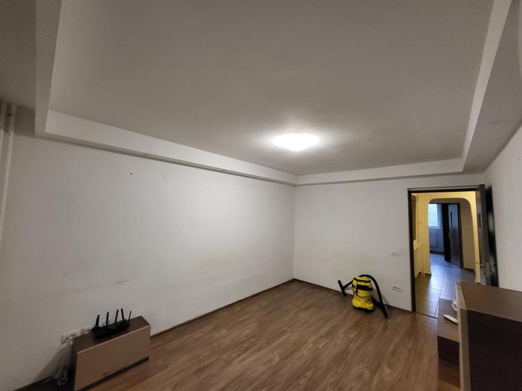 Apartament cu 2 camere decomandat în Drumul Taberei