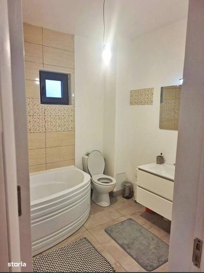 Casă cu 4 camere în Lumina