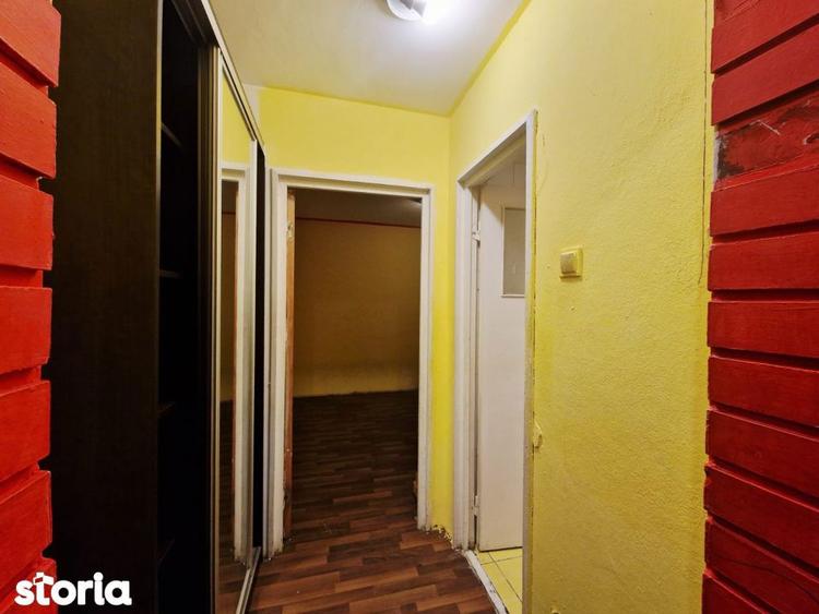 Apartament cu 2 camere semidecomandat în Tei