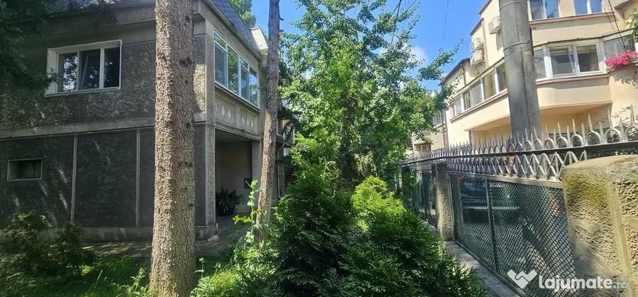 Casă cu 4 camere cu Teren 365 Mp în Ultracentral