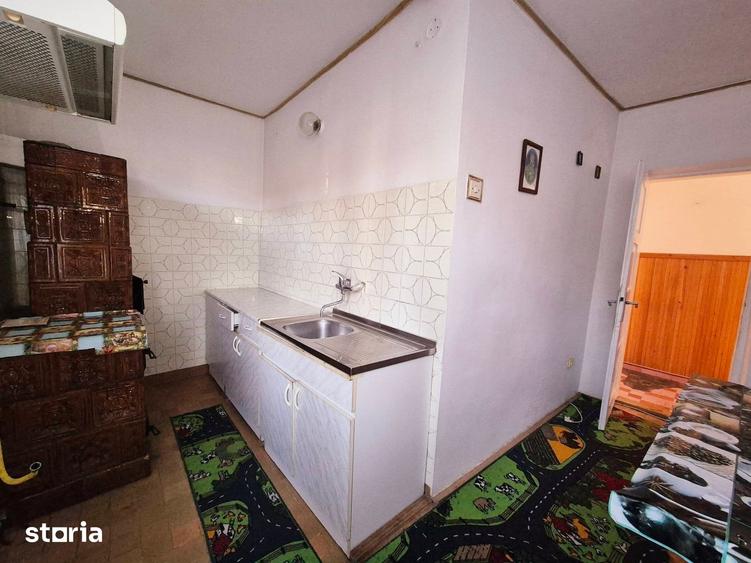 Casă cu 5 camere cu Teren 3581 Mp în Central