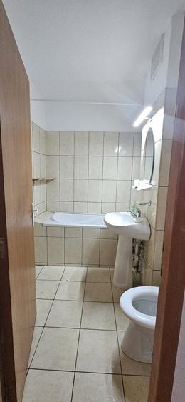 Apartament cu 4 camere decomandat, mobilat în Iancului