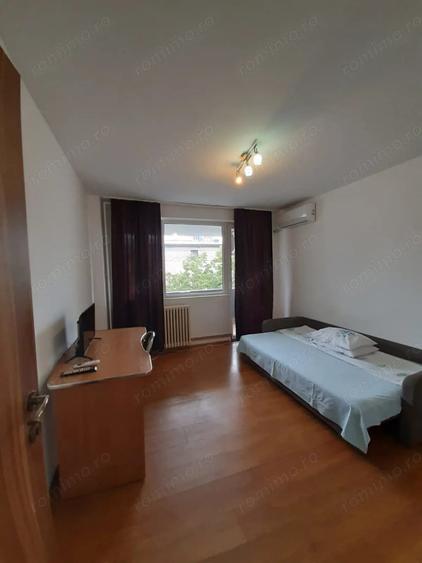 Apartament cu 3 camere decomandat în Ultracentral