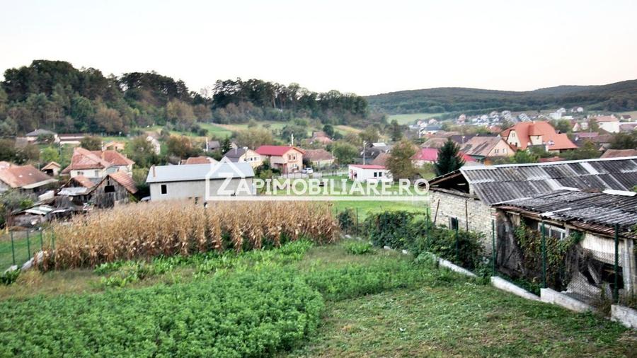 Casă individuală cu 4 camere cu Canalizare în Livezeni