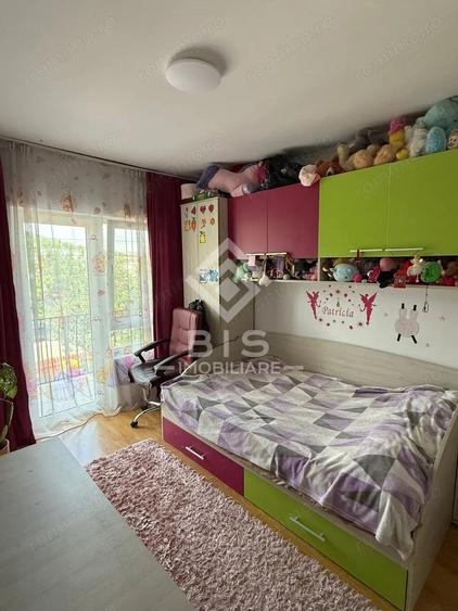 Apartament cu 4 camere decomandat în Sud