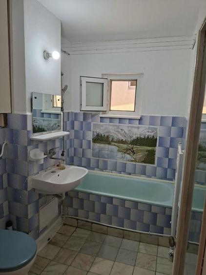Apartament cu 2 camere decomandat în Piața Centrală