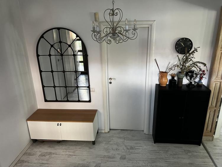 Casă cu 6 camere cu Teren 700 Mp în Corbeanca