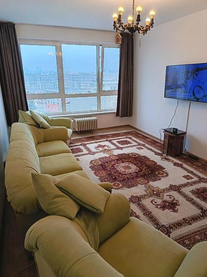 Apartament cu 4 camere decomandat în Gara de Nord