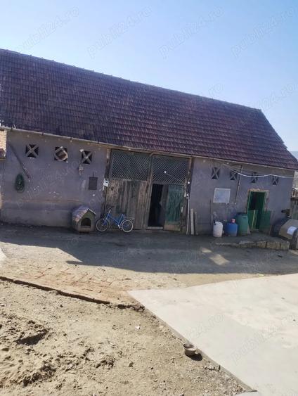 Casă cu Teren 4642 Mp în Bârsău