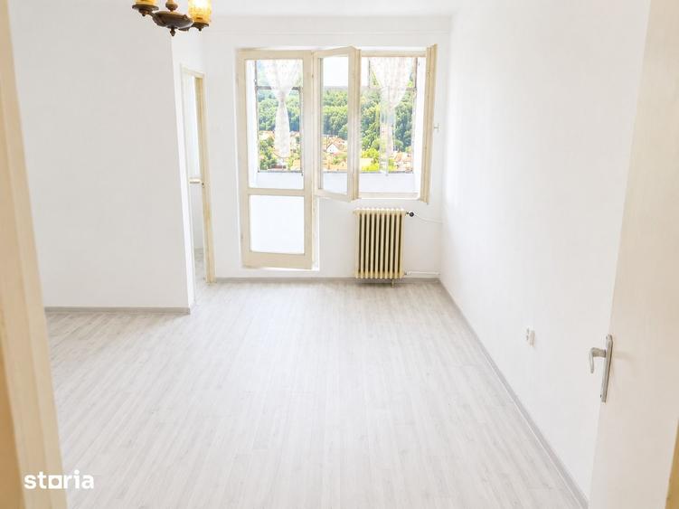 Garsoniera 32 mp, cu priveliste spre munti - 2