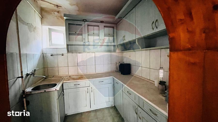 Casă cu 4 camere cu Teren 1367 Mp în Sântandrei