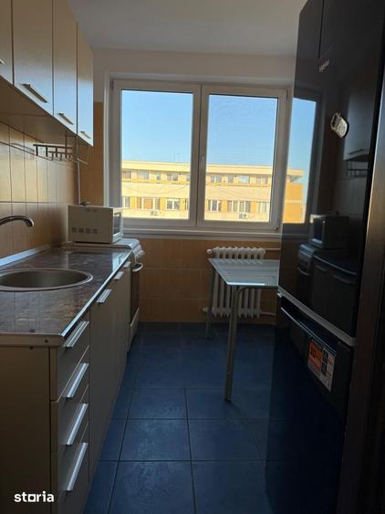 Apartament cu 3 camere semidecomandat în Iancului