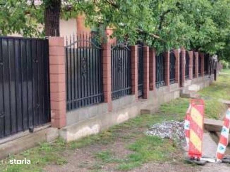 Casă cu 4 camere în Dorobanț