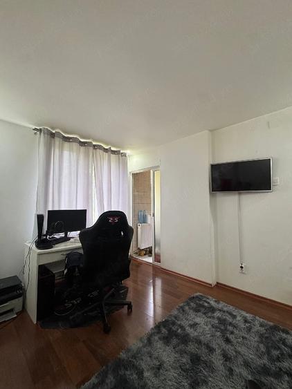 Apartament cu 2 camere semidecomandat, mobilat în Central