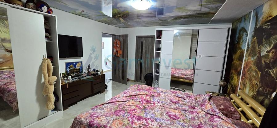 Apartament cu 5 camere decomandat în Gării