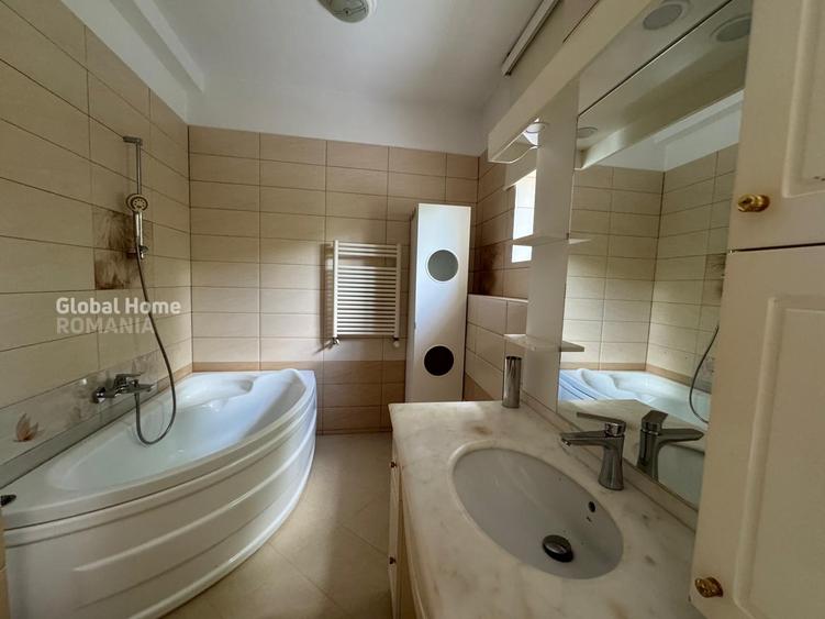 Casă individuală cu 8 camere cu Canalizare în Vatra Luminoasă
