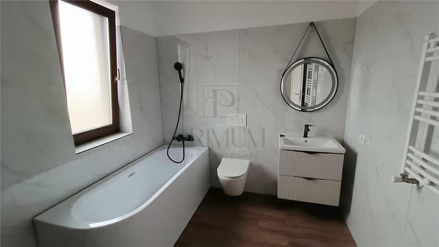 Duplex cu 5 camere cu Canalizare în Dumbrăvița
